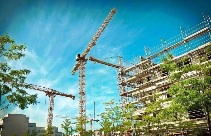 Свердловские строители оставили миллионный задел по жилью на 2017 год.
